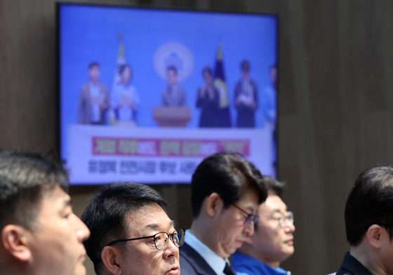 더불어민주당, 유정복 후보 사퇴 촉구 기자회견