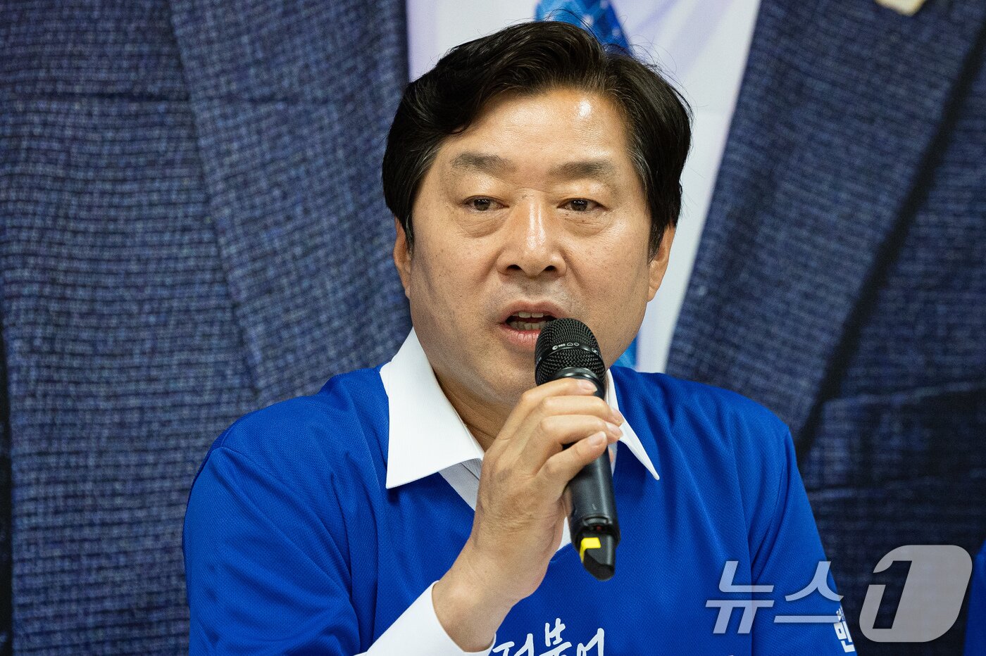 본문 이미지 - 황명선 더불어민주당 최고위원이 지난달 27일 충남 논산시 오인환 논산시장 후보 선거사무소에서 열린 현장 중앙선거대책위원회의에서 모두 발언을 하고 있다. 2026.5.27 ⓒ 뉴스1 유승관 기자
