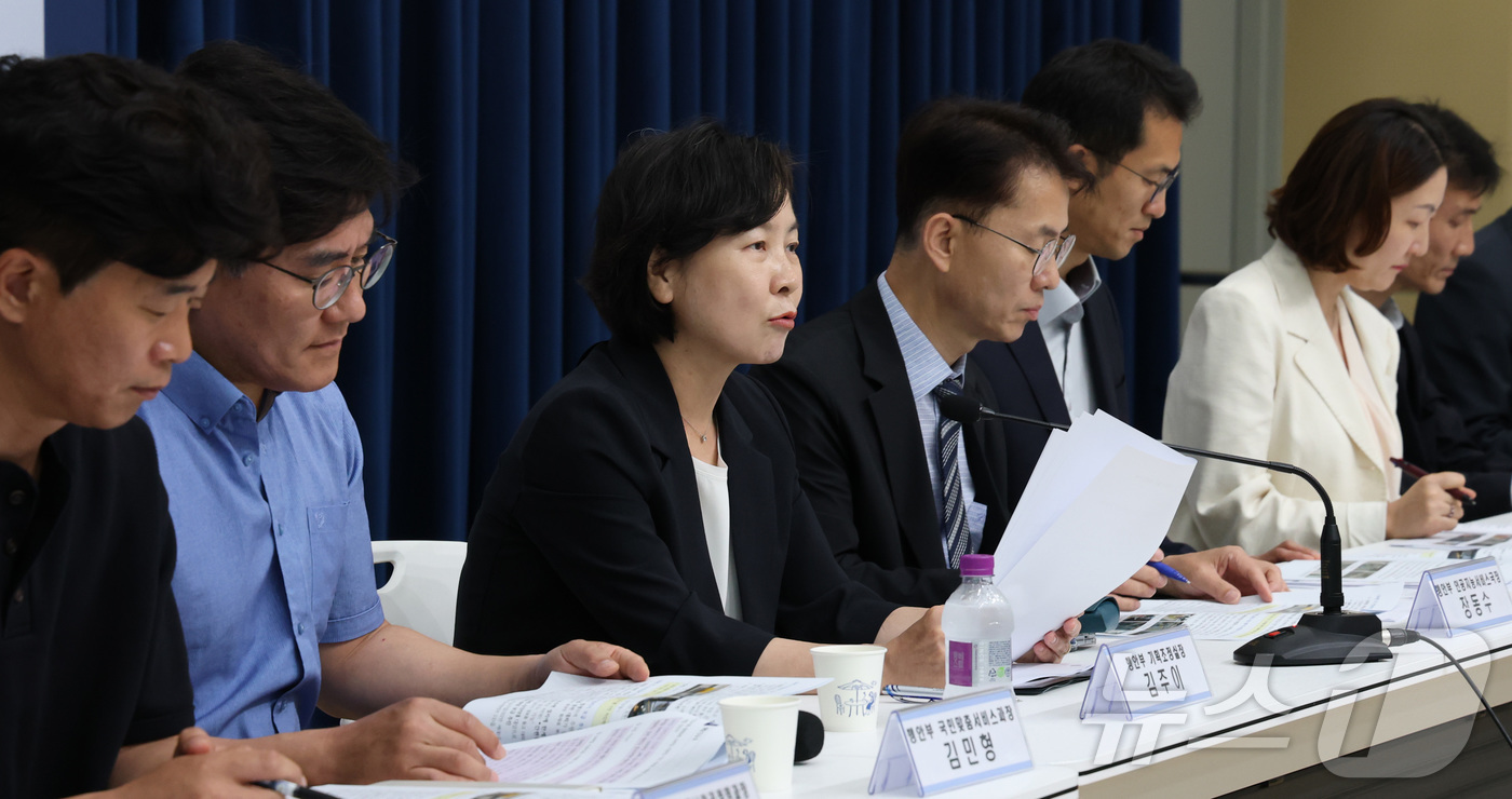 (세종=뉴스1) 김기남 기자 = 김주이 행정안전부 기회조정실장이 27일 세종시 정부세종청사에서 국민의 일상을 변화 시키는 국민체감과제 추진 계획을 발표하고 있다. 2026.5.27 …