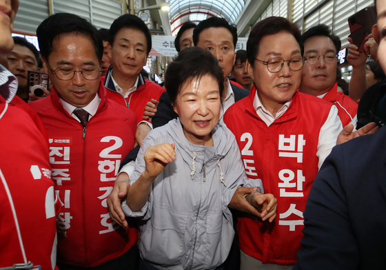 6시간 만에 PK벨트 관통한 박근혜…"부·울·경 보수 힘 실어"(종합)