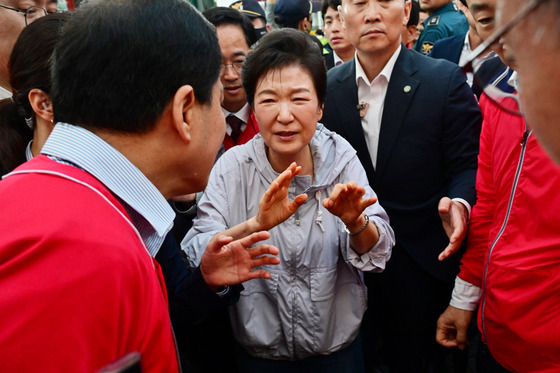 진주 찾은 박근혜 전 대통령