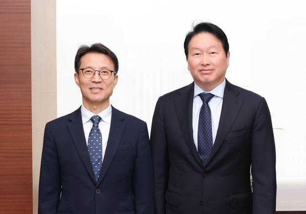 김진오 저고위 부위원장, 최태원 상의 회장과 저출생 대책 논의