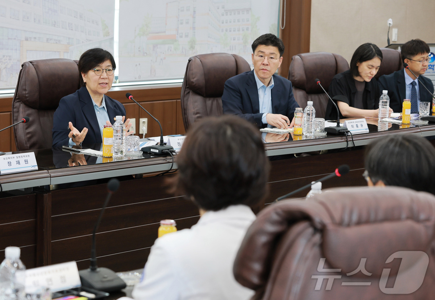 (서울=뉴스1) = 정은경 보건복지부 장관이 27일 오전 대전 중구 충남대학교병원에서 열린 호스피스 현장 방문 및 전문가 간담회에서 발언을 하고 있다. (보건복지부 제공. 재판매 …