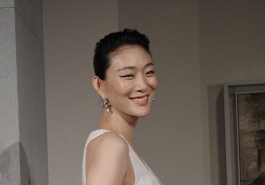 모델 최소라, 결혼 7년만에 임신…런웨이서 D라인 공개