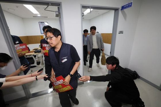 2차 조정회의 참석하는 카카오 노사