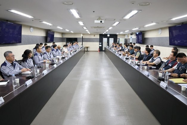 한국 GM, 올해 임단협 교섭 위한 상견례 "조속히 마무리 할 것"