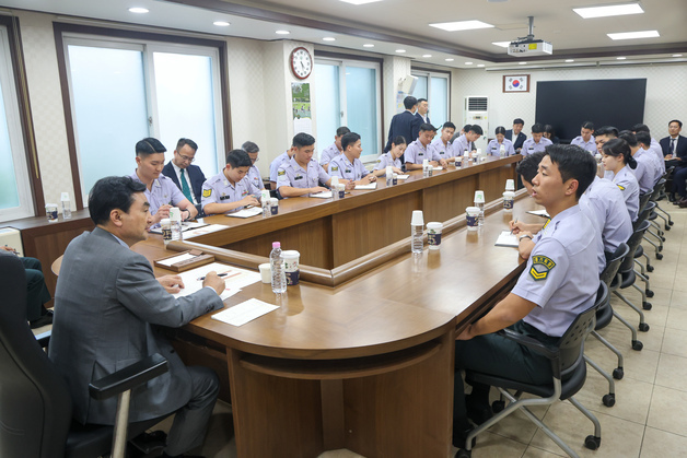 안규백, 육사 방문…"통합 과정서 명품 교육기관으로 거듭나도록 최선"