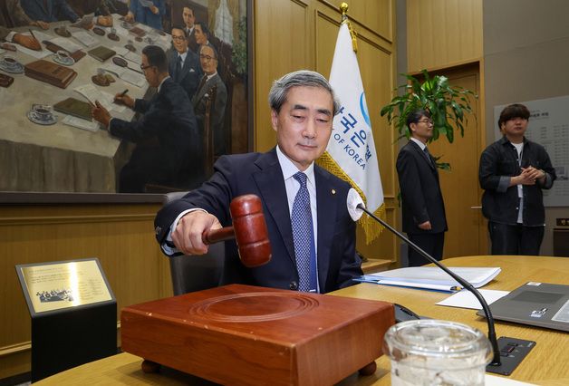 [속보]신현송 "환율 약세 가장 중요한 요인은 중동 정세"