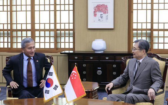 중국 왕이-북한 최선희 만나고 온 싱가포르 외교장관