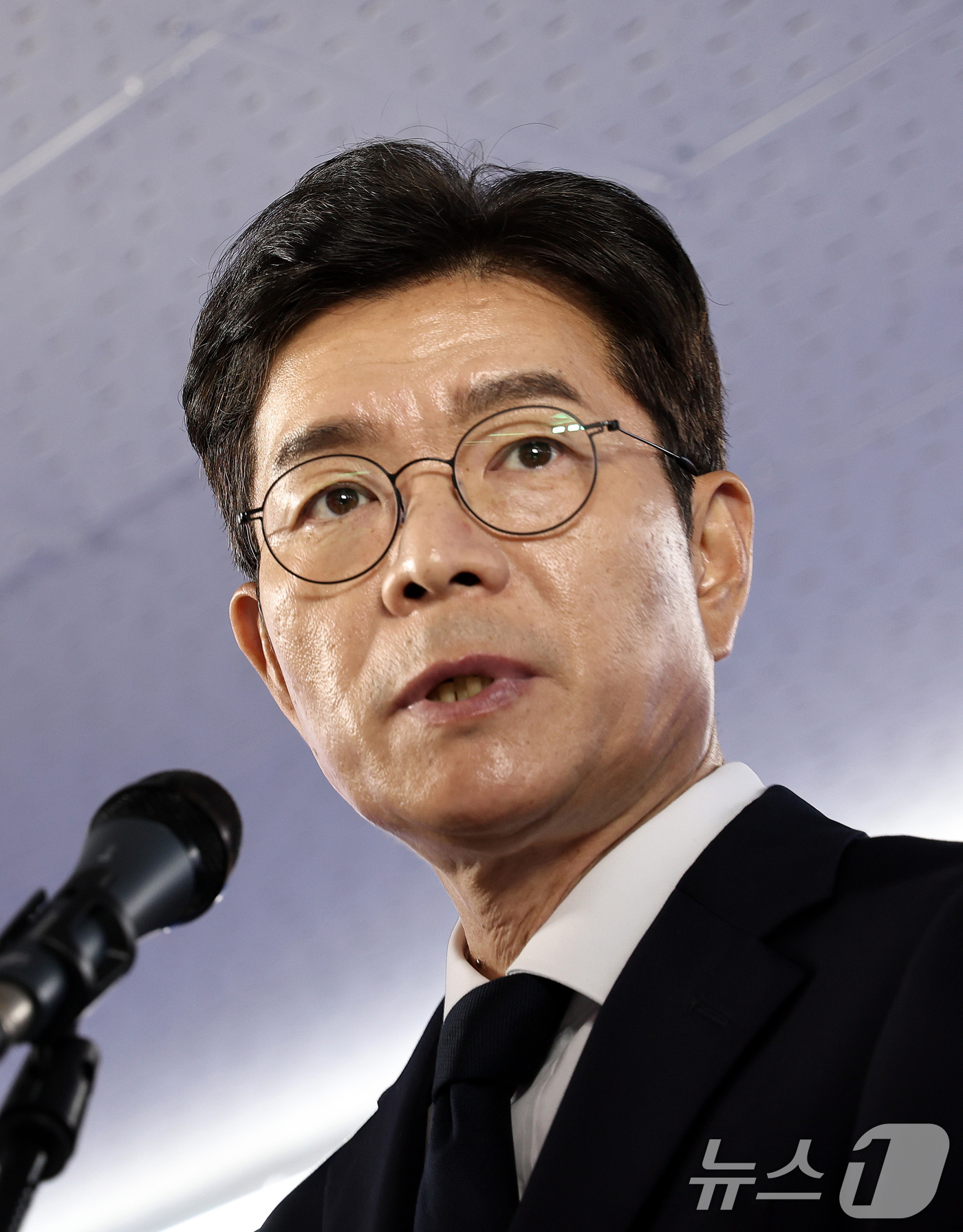 (서울=뉴스1) 구윤성 기자 = 정원오 더불어민주당 서울시장 후보가 28일 서울 중구 선거사무실에서 열린 기자간담회에서 취재진의 질문에 답하고 있다. 2026.5.28/뉴스1