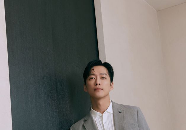 웰메이드, 남궁민 화보로 여름 남성복 스타일링 제안