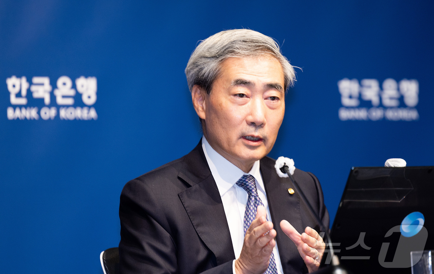 (서울=뉴스1) 사진공동취재단 = 신현송 한국은행 총재가 28일 서울 중구 한국은행 본관에서 열린 통화정책방향 기자간담회에서 발언하고 있다. 2026.5.28/뉴스1