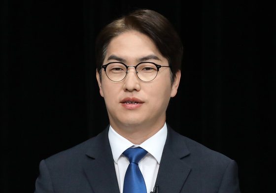 하정우 후보, '새치' 드러낸 채 토론회 참석…중후한 변신 눈길