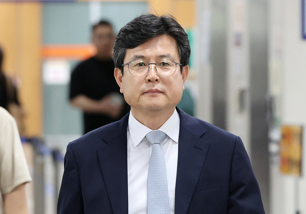 '사후 계엄 선포문' 강의구 전 부속실장, 1심 선고기일 출석