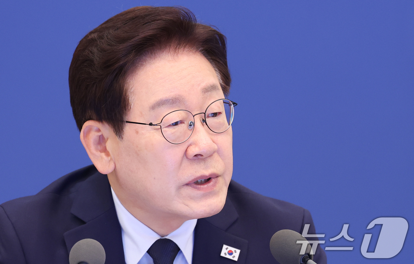 (서울=뉴스1) 이재명 기자 = 이재명 대통령이 28일 청와대에서 열린 수석보좌관회의에서 발언하고 있다. 2026.5.28/뉴스1