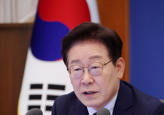 수석보좌관회의 발언하는 이재명 대통령
