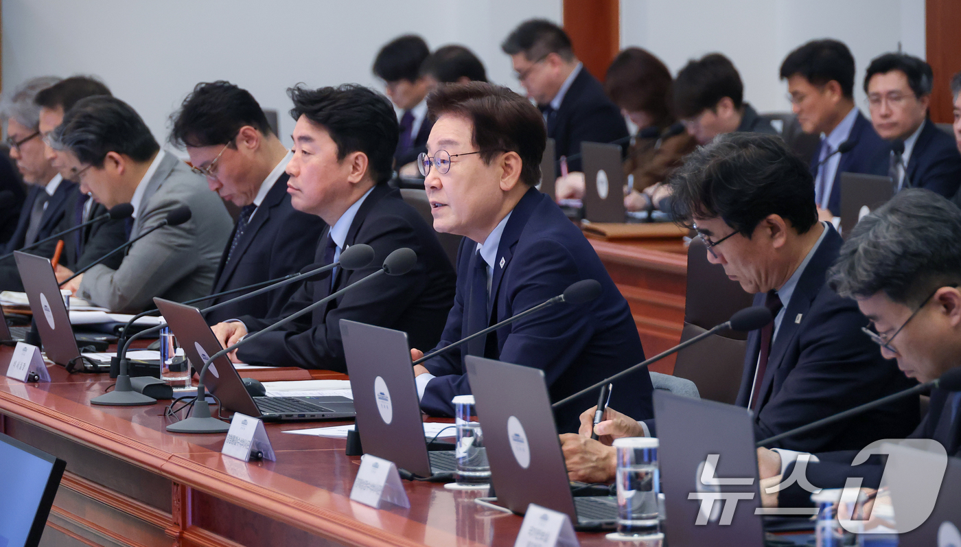 (서울=뉴스1) 이재명 기자 = 이재명 대통령이 28일 청와대에서 열린 수석보좌관회의에서 발언하고 있다. 2026.5.28/뉴스1
