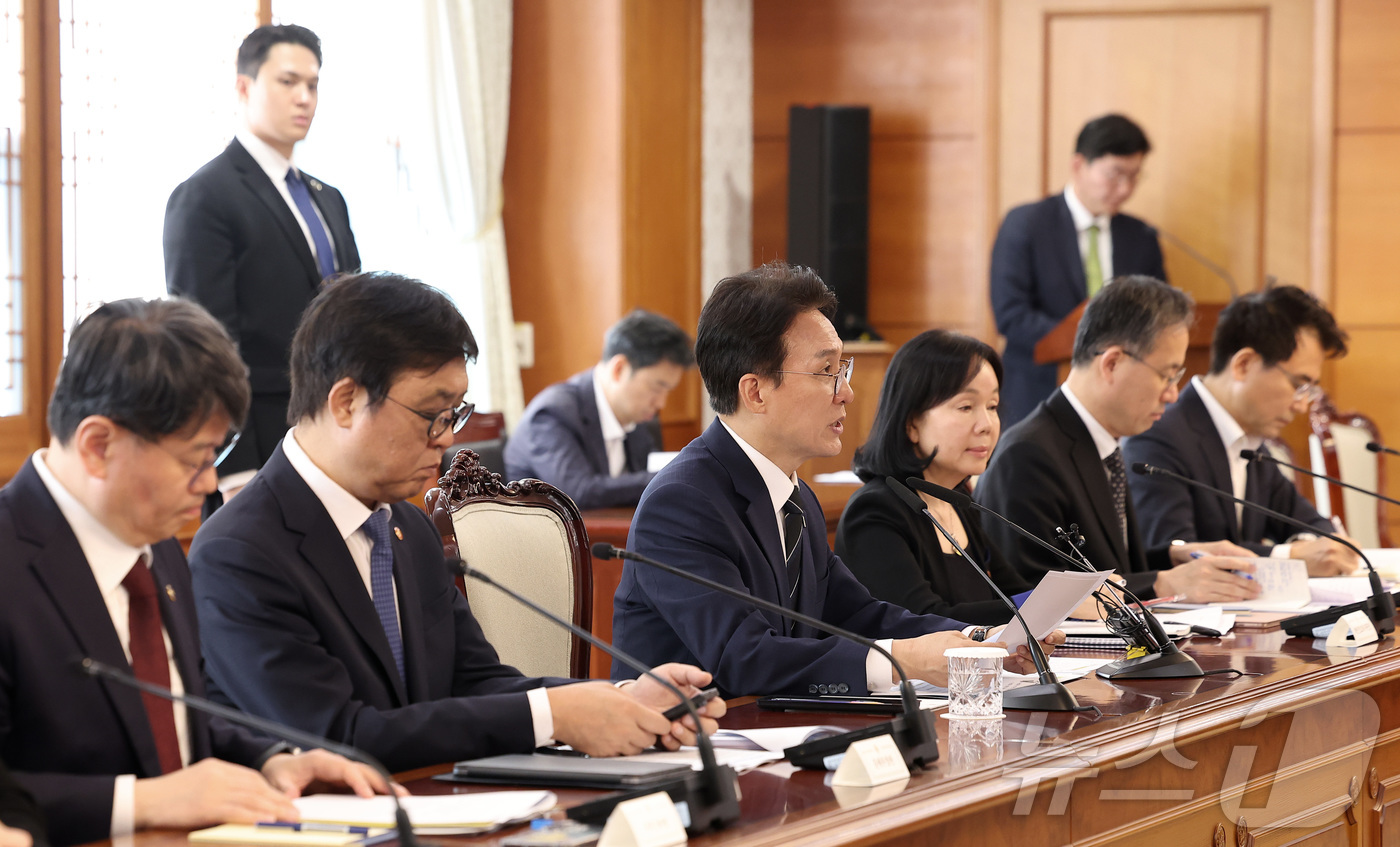 (서울=뉴스1) 김성진 기자 = 김민석 국무총리가 28일 서울 종로구 정부서울청사에서 열린 데이터 관계장관회의에서 모두발언을 하고 있다. 2026.5.28/뉴스1