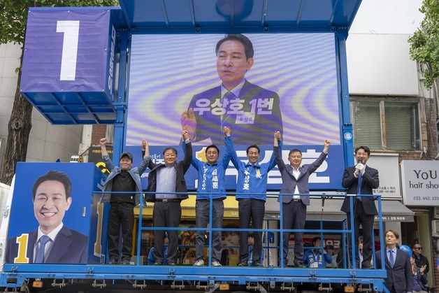 화천 찾은 우상호 "군사규제 풀고 청년 일자리 만들겠다"…5대 공약