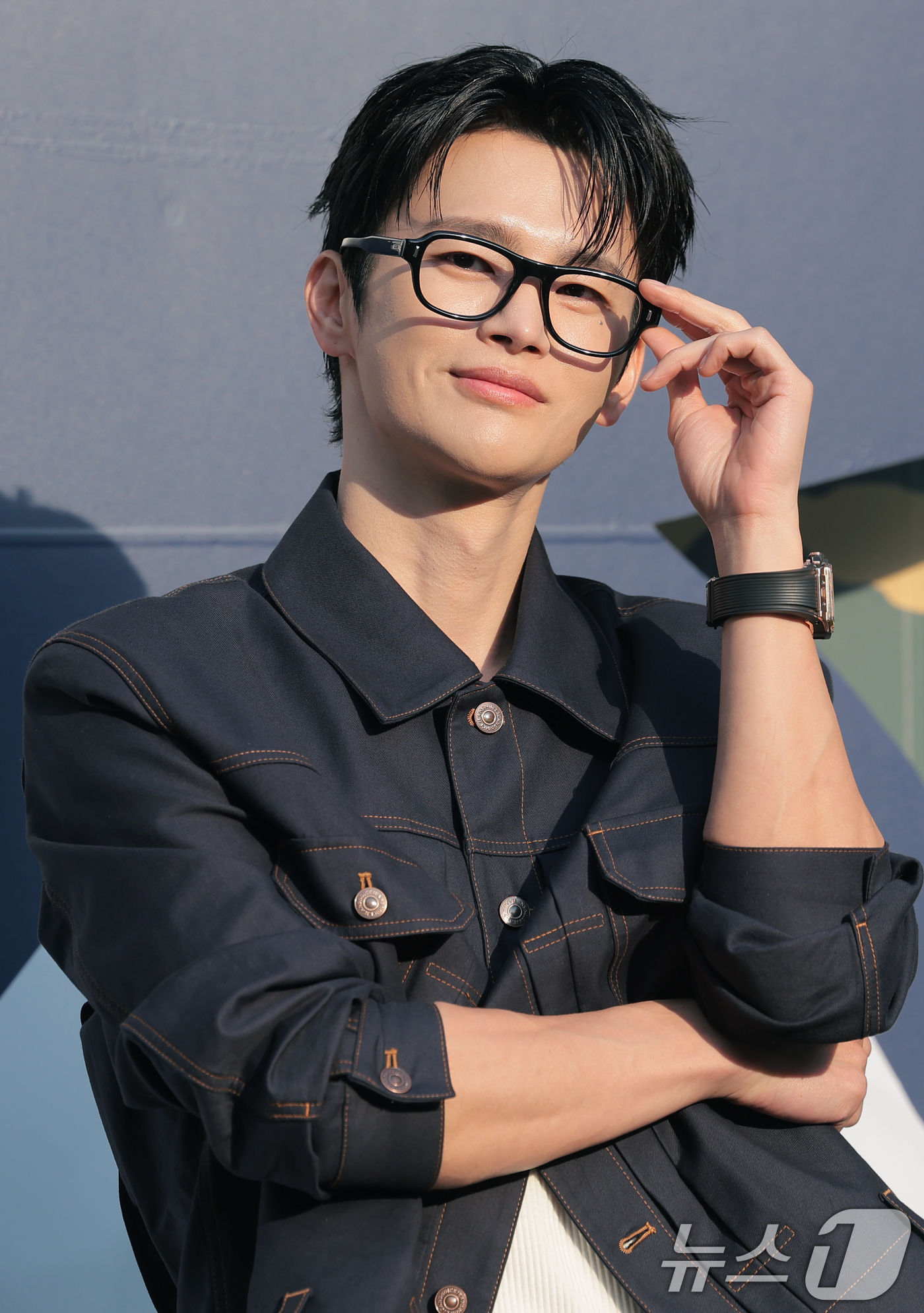(서울=뉴스1) 권현진 기자 = 배우 겸 가수 서인국이 28일 서울 성동구 성수 쎈느에서 열린 위스키 브랜드 발렌타인 17년 말본 에디션 출시 기념 행사에 참석해 포즈를 취하고 있 …