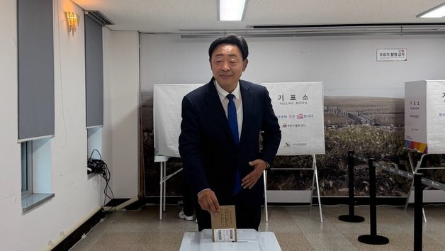 김광만 무소속 전남광주특별시장 후보 사전투표