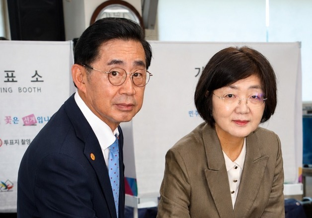 사전투표하는 송문석 제주도교육감 후보