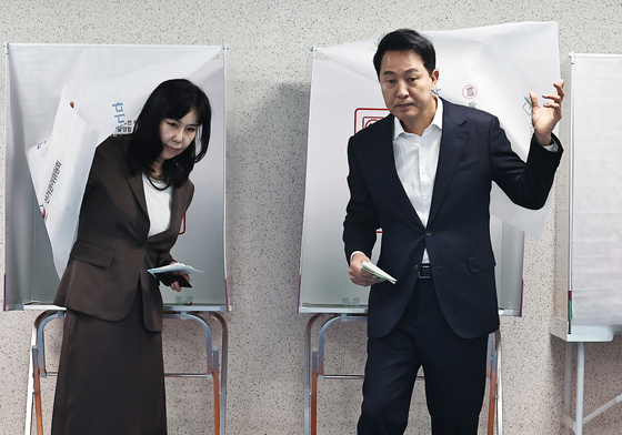한 표 행사하는 오세훈 서울시장 후보