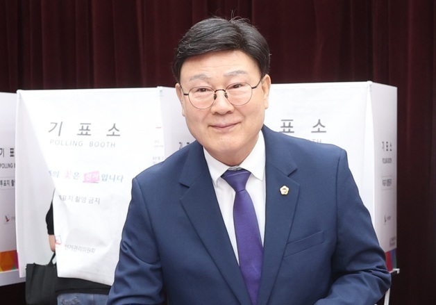 사전투표하는 문승우 도의장