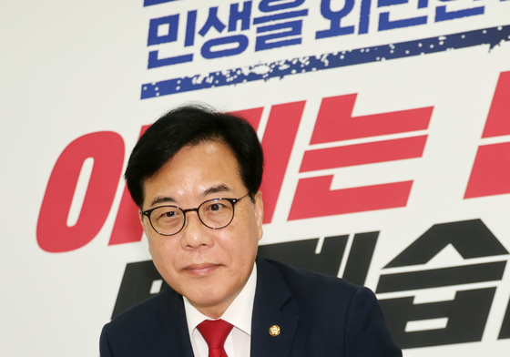 기자간담회 참석하는 송언석 원내대표
