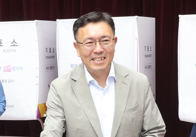 사전투표하는 백승재 후보