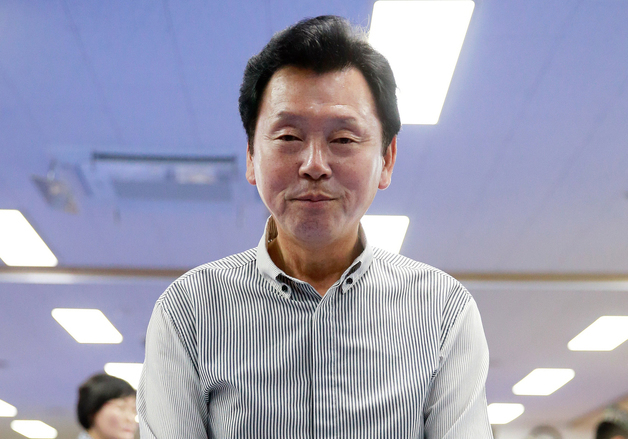 투표하는 양윤녕 무소속 제주도지사 후보