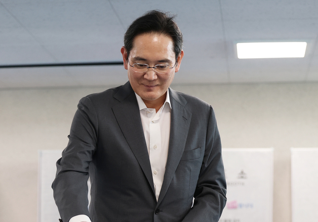 사전투표 참여하는 이재용 회장