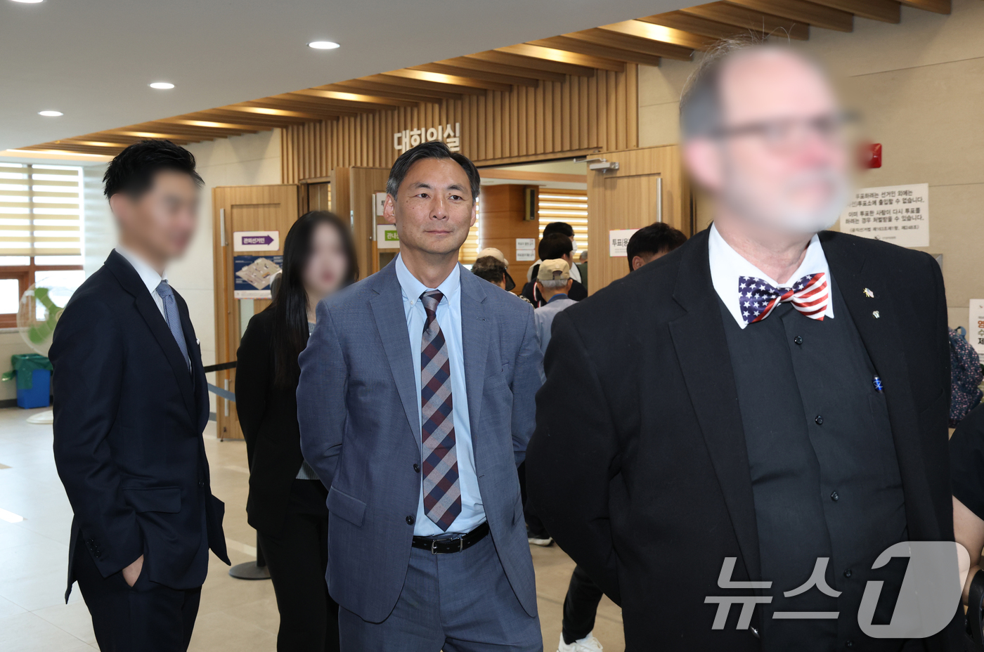 (평택=뉴스1) 김영운 기자 = 6·3 지방선거를 앞두고 한국에 입국한 '부정선거' 음모론을 주장해 온 모스 탄(한국명 단현명) 미국 리버티대 교수가 29일 경기 평택시 안중읍행정 …