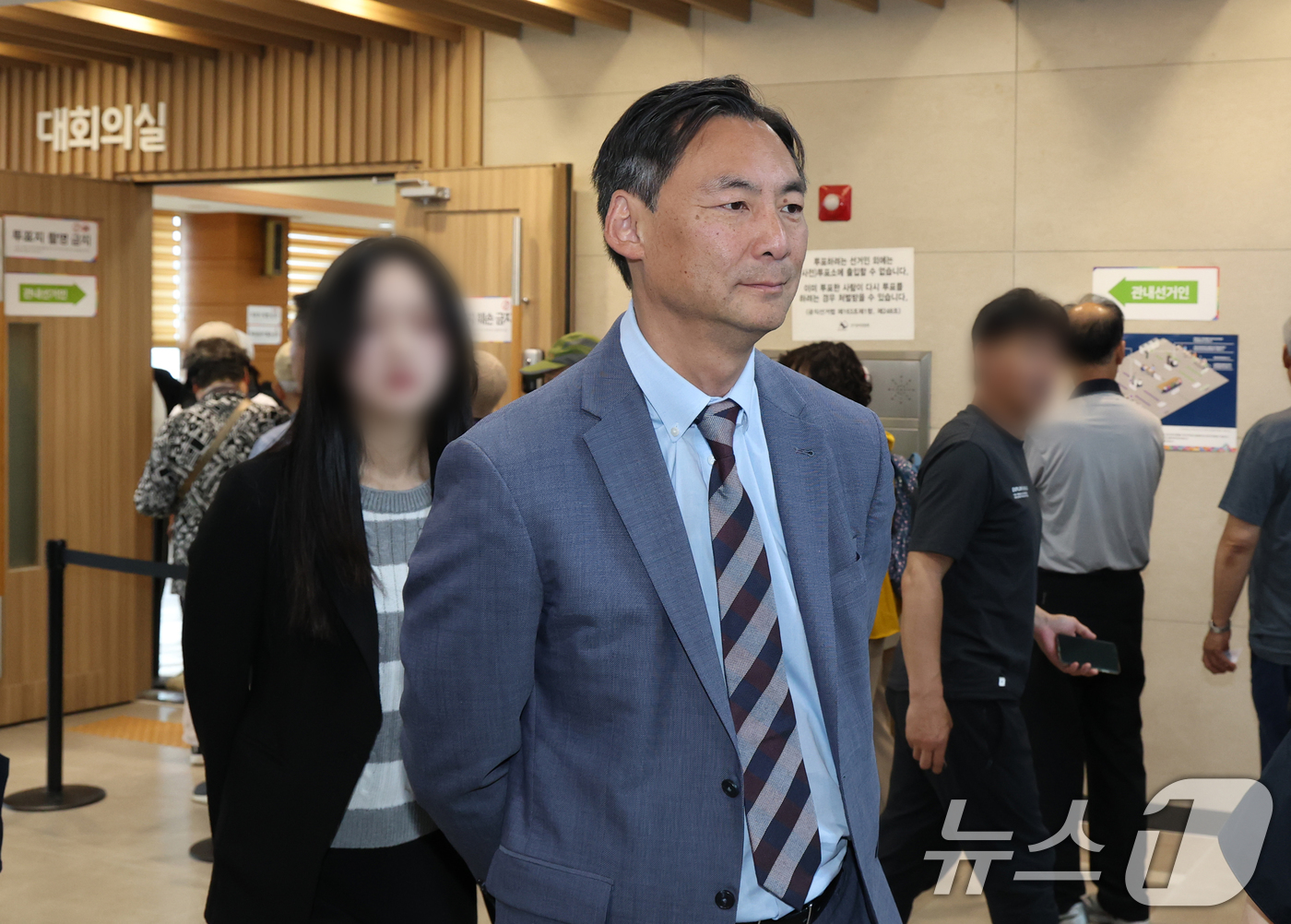 (평택=뉴스1) 김영운 기자 = 6·3 지방선거를 앞두고 한국에 입국한 '부정선거' 음모론을 주장해 온 모스 탄(한국명 단현명) 미국 리버티대 교수가 29일 경기 평택시 안중읍행정 …