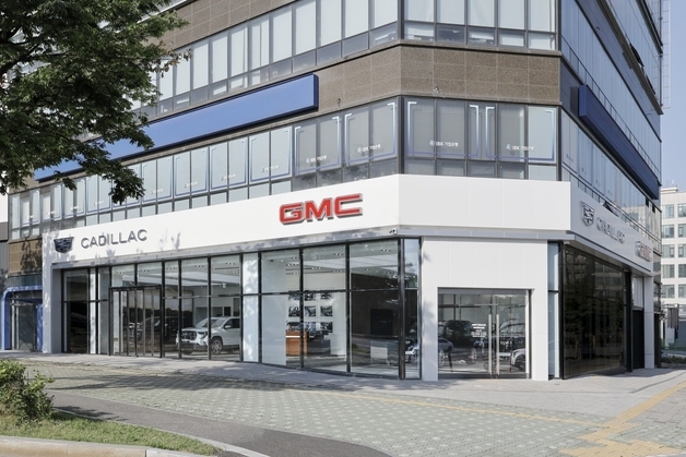 한국GM, 인천에 전국 12번째 캐딜락·GMC 전시장 개관