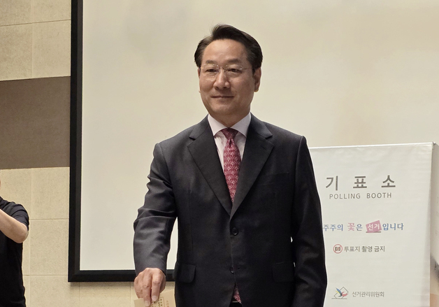 사전투표하는 유정복 후보