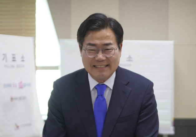 사전투표하는 박찬대 후보