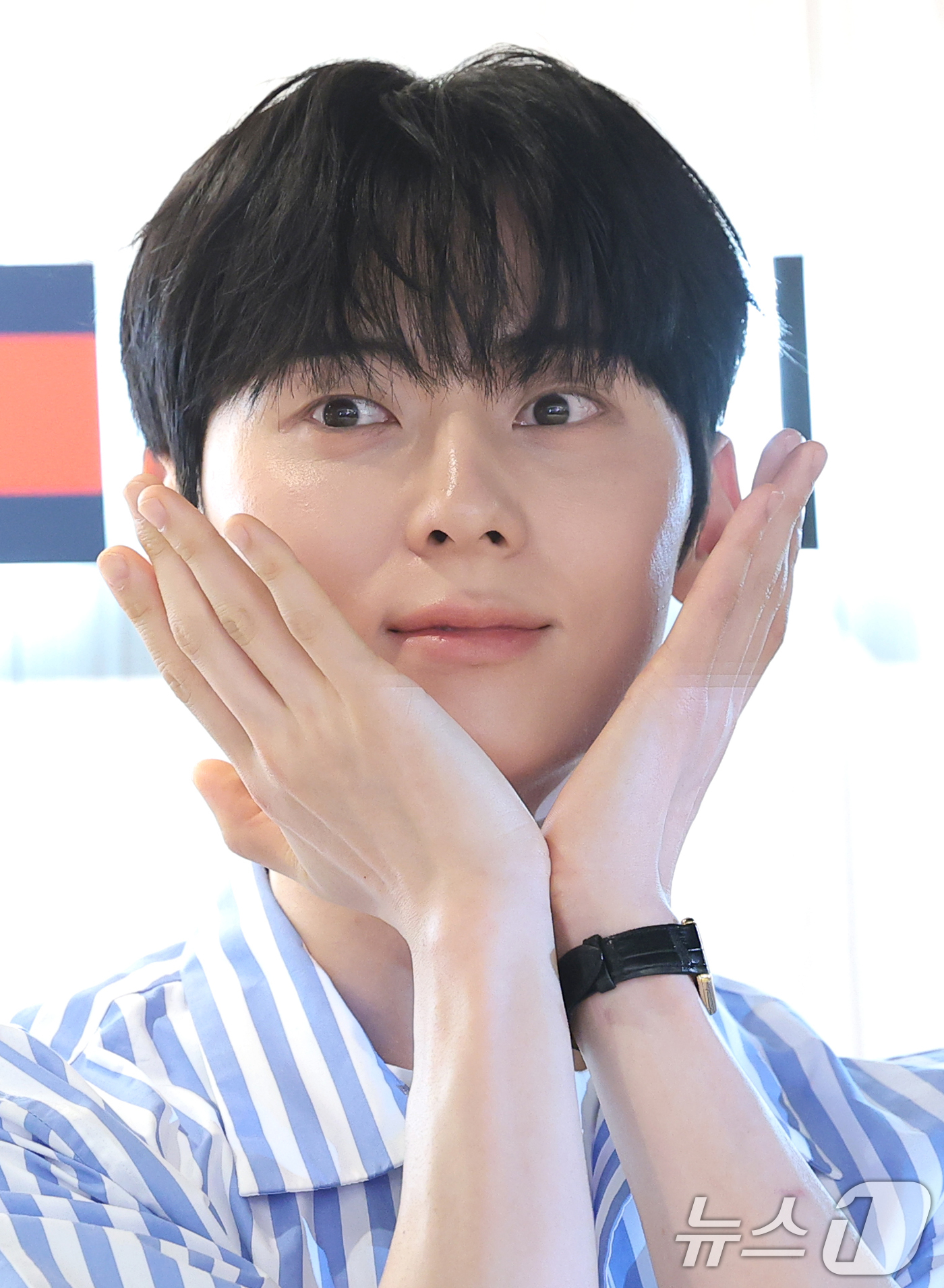 (서울=뉴스1) 권현진 기자 = 가수 황민현이 29일 서울 송파구 에비뉴엘 잠실점에서 열린 패션 브랜드 ‘타미힐피거’ 팝업 오픈 행사에 참석해 포즈를 취하고 있다. 2026.5.2 …
