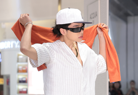 타잔, 화보같은 일상