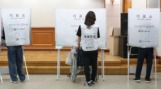 대구 첫날 사전투표 18만4887명 참여…도입 이후 가장 높아