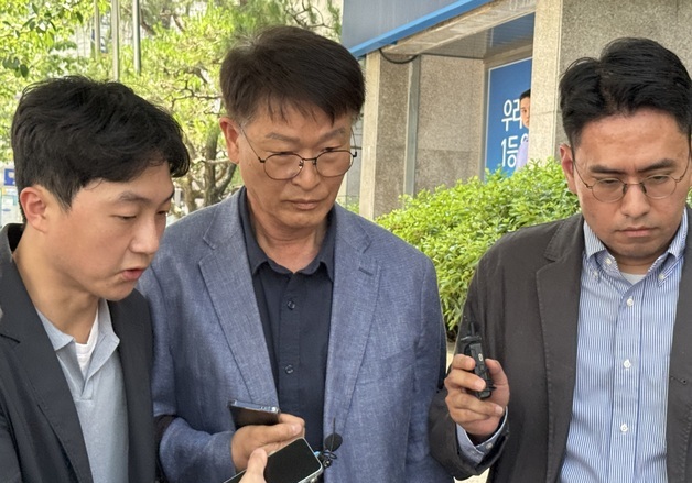 특검, '언론사 단전·단수' 이영팔 전 소방청 차장 소환…李 '묵묵부답'