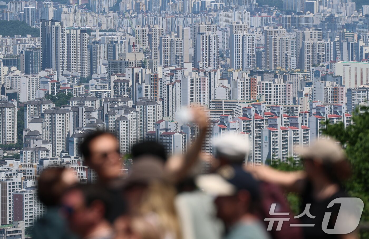 본문 이미지 - 남산에서 바라본 서울 아파트 단지 모습. 2026.5.29 ⓒ 뉴스1 오대일 기자