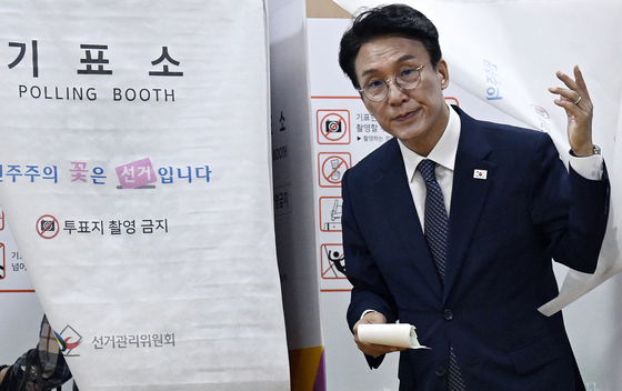 사전투표 마친 김민석 국무총리