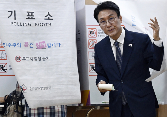 사전투표 마친 김민석 국무총리