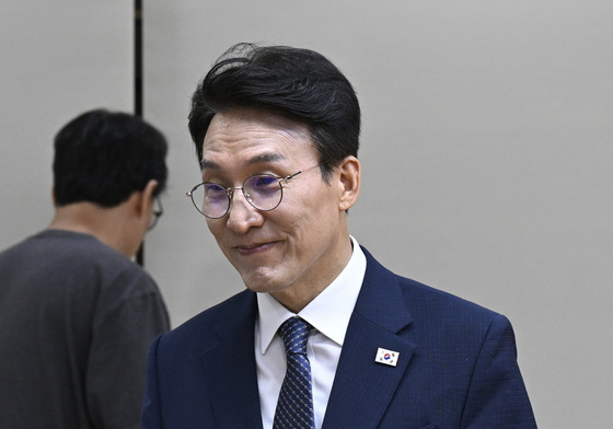 사전투표소 찾은 김민석 국무총리
