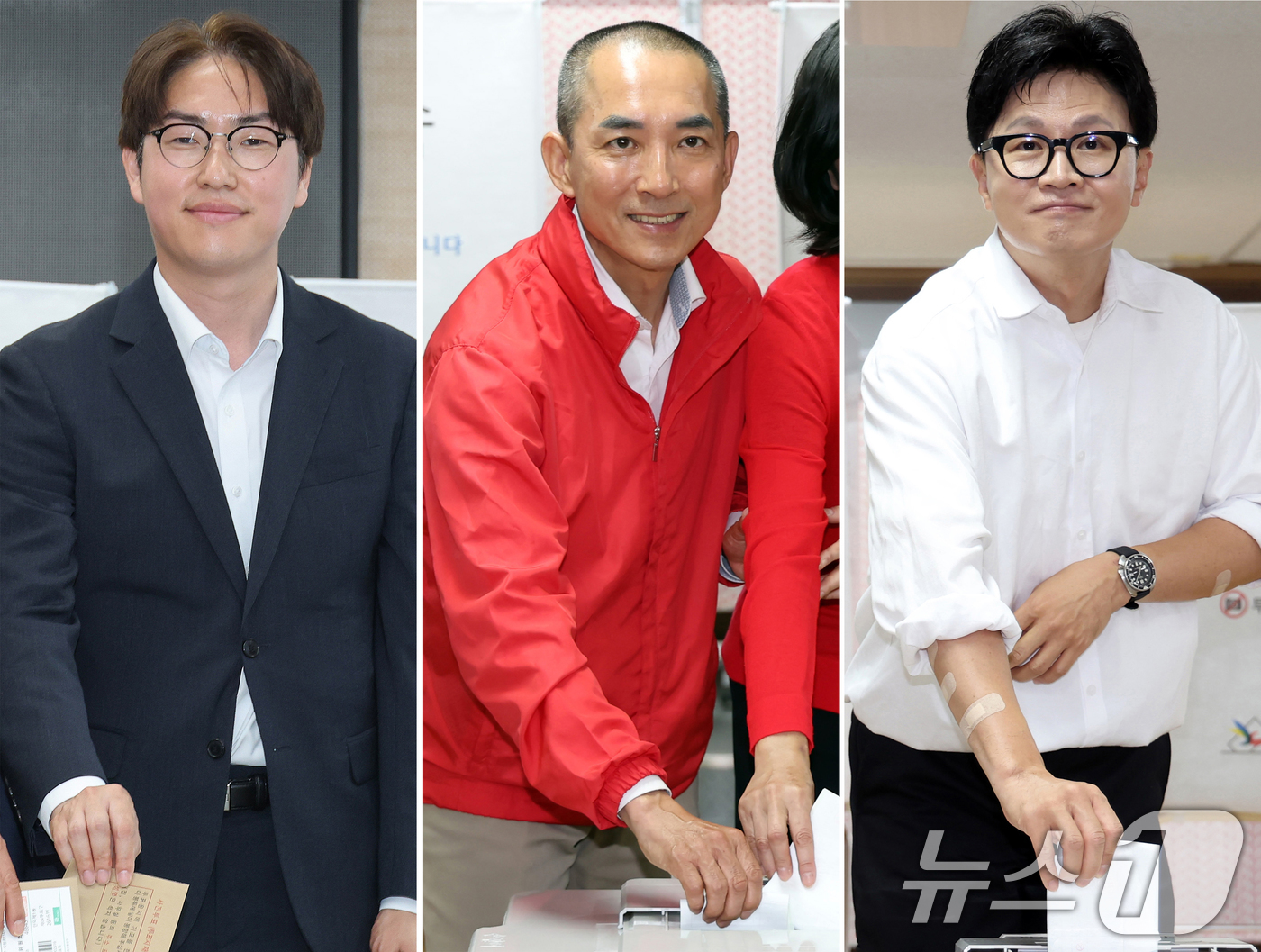 (부산=뉴스1) 윤일지 기자 = 하정우 더불어민주당 부산 북구갑 국회의원 후보(왼쪽부터), 박민식 국민의힘 부산 북구갑 국회의원 후보, 한동훈 무소속 부산 북구갑 국회의원 후보가 …