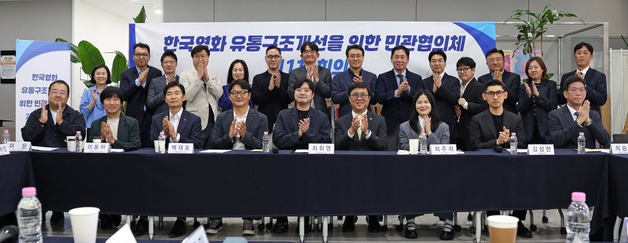 영화산업 명운 걸린 '홀드백'…"갈비뼈 부러지는 부작용 감수" 8월 결론(종합)