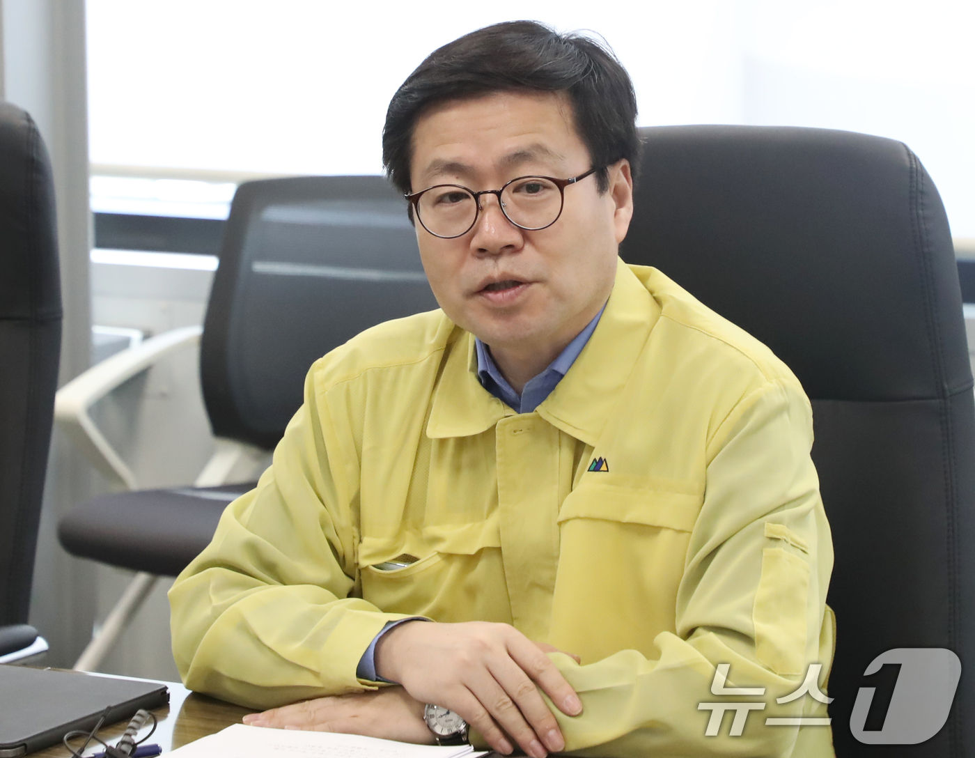 (울산=뉴스1) 조민주 기자 = 여한구 산업통상부 통상교섭본부장이 29일 울산시 동구 HD현대일렉트릭 울산공장에서 산업부 수출 현장 방문 간담회를 주재하고 있다. 2026.5.29 …