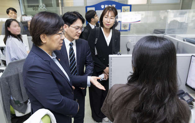 "한 통도 안 놓치겠다"…자살예방전화 109, 상담사 97명 즉시 충원
