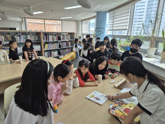 본문 이미지 - IB PYP 월드스쿨 인증을 획득한 청주 동주초등학교 IB 교육 활동 모습.(청주교육지원청 제공. 재판매 및 DB금지)/뉴스